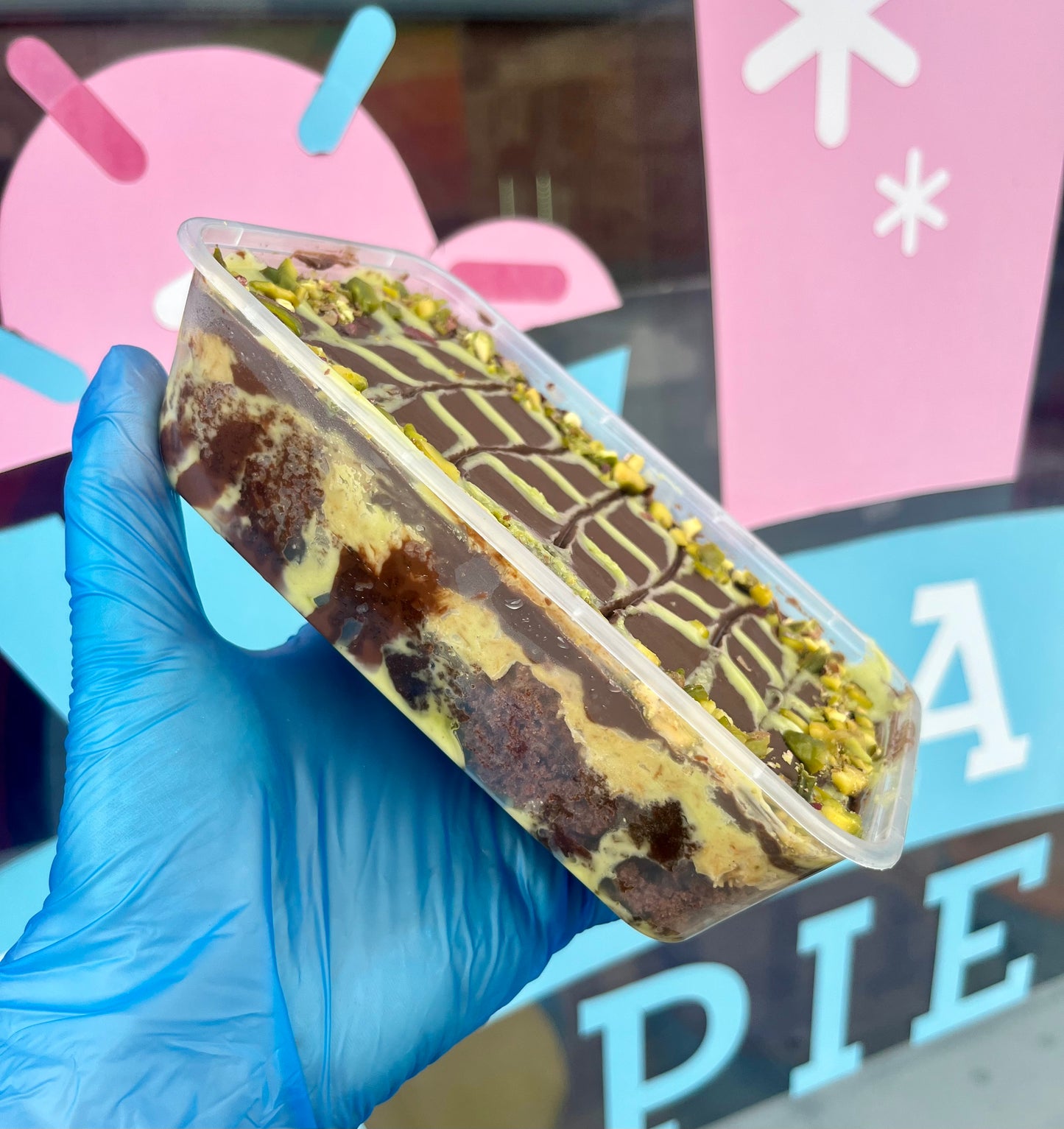 Viral Dubai Cake Box