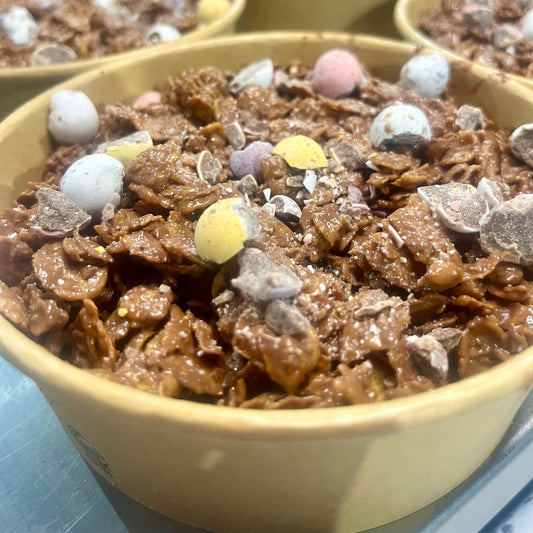 Viral Mini Egg Crunch Cake